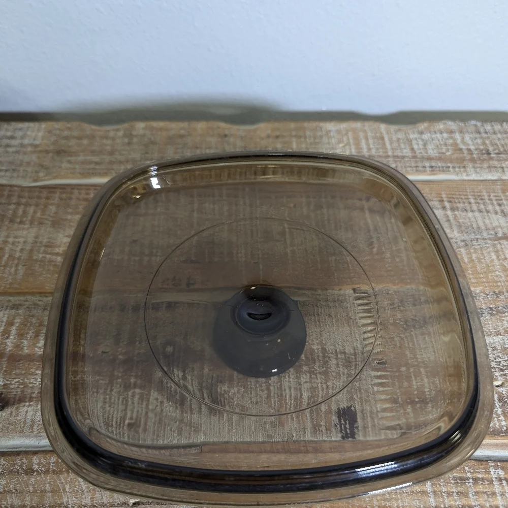 CORNING WARE - SYMPHONY 1.5QT CASSEROLE DISH - AMBER LID A-11/2-B
